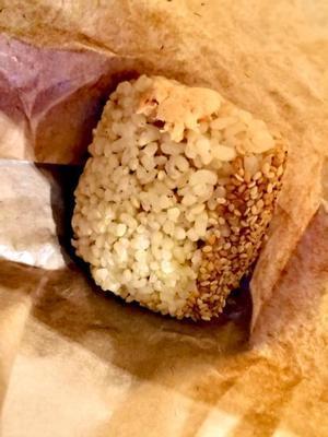 omusubi gonbei paris.jpg
